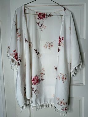 SHEIN White Floral Tassel Kimono